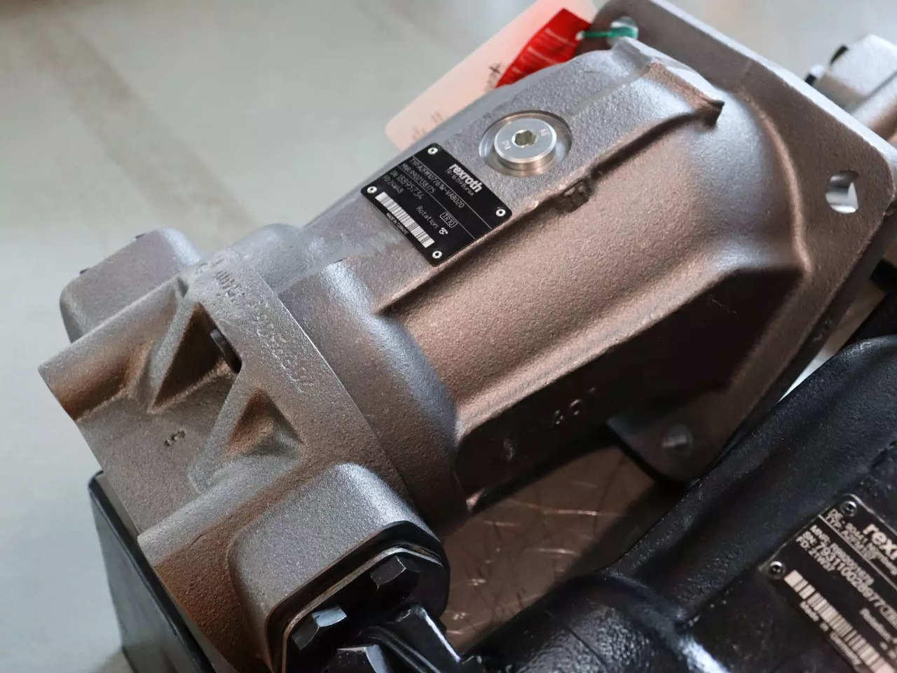 REXROTH A2FM107/61W-VAB020 - Hydraulikmotor für Baumaschine: das Bild 1 REXROTH A2FM107/61W-VAB020 - Hydraulikmotor für Baumaschine: das Bild 1