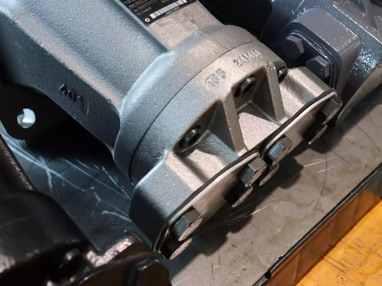 REXROTH A2FM107/61W-VZB010 - Hydraulikmotor für Baumaschine: das Bild 3 REXROTH A2FM107/61W-VZB010 - Hydraulikmotor für Baumaschine: das Bild 3