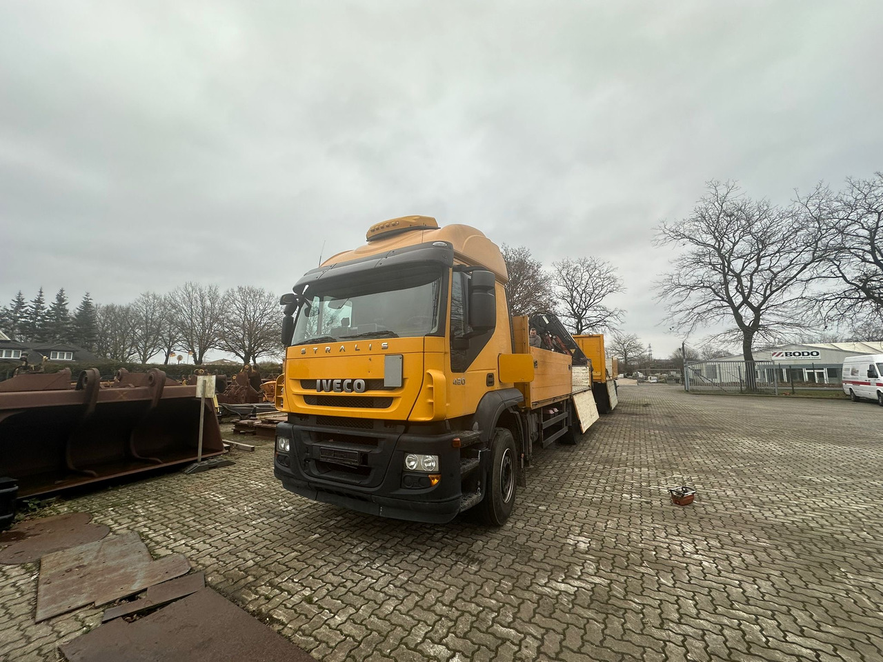 IVECO STRALIS 420 truck open box with TEREX loading crane 290.2E-A3 - Abrollkipper, Autokran: das Bild 3 IVECO STRALIS 420 truck open box with TEREX loading crane 290.2E-A3 - Abrollkipper, Autokran: das Bild 3