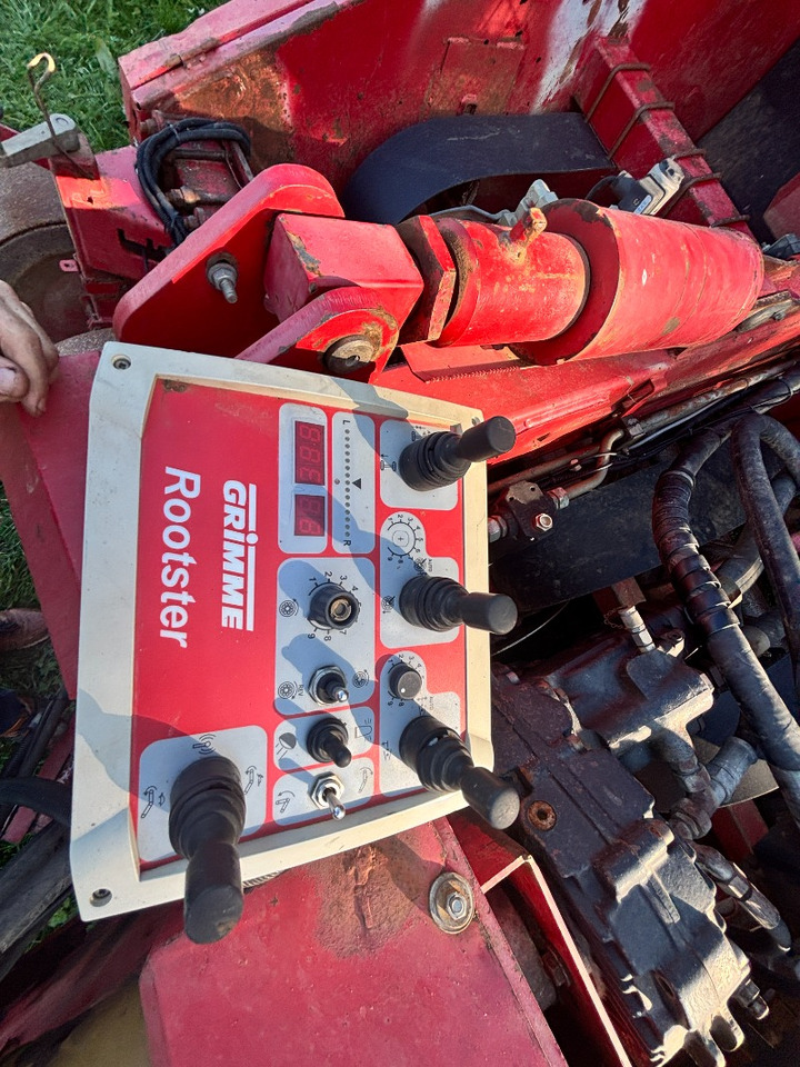 Grimme ROOTSTER - Erntemaschine: das Bild 2 Grimme ROOTSTER - Erntemaschine: das Bild 2