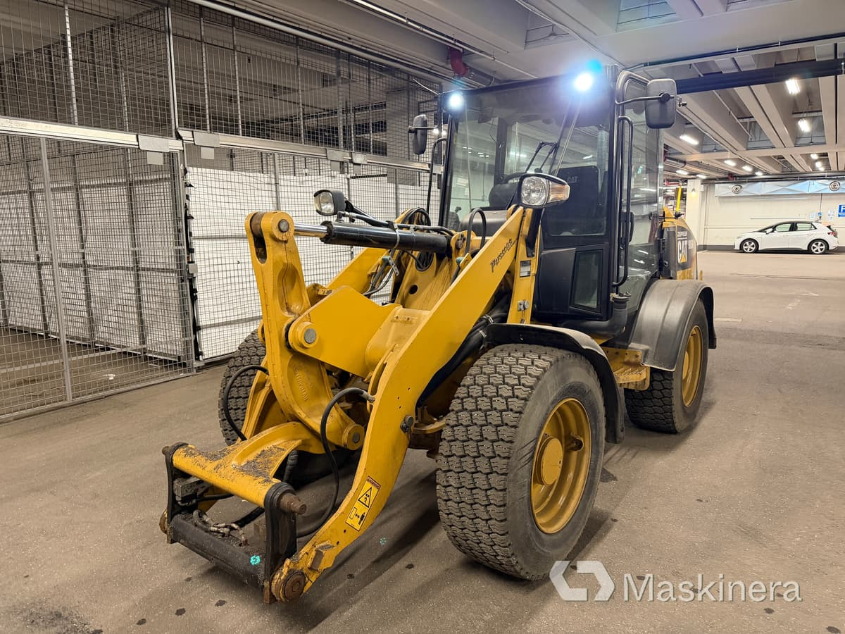 Hjullastare CAT 906M med tillbehör - Andere Technik: das Bild 2 Hjullastare CAT 906M med tillbehör - Andere Technik: das Bild 2