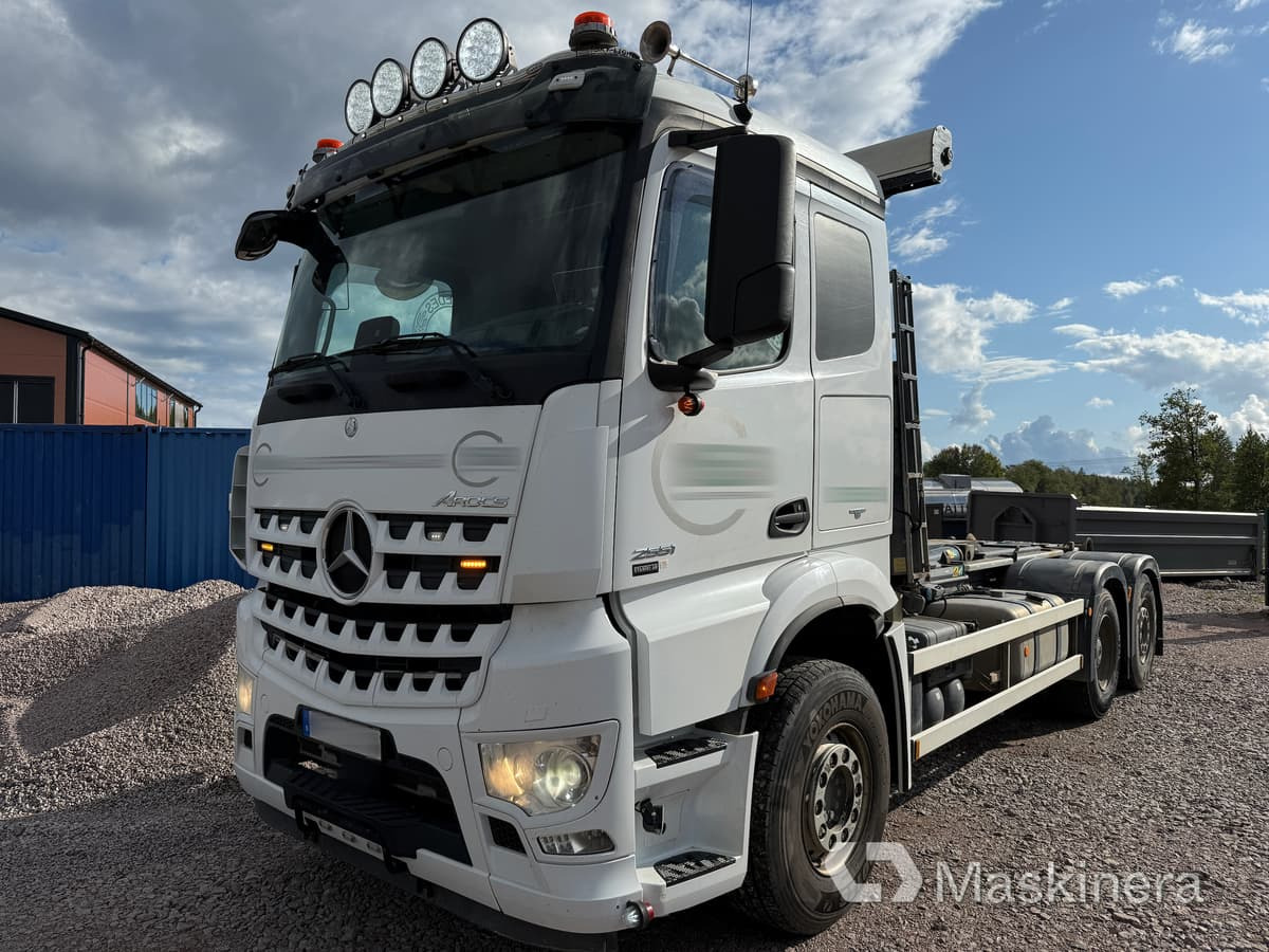 Lastväxlare Mercedes Arocs 2551 - Andere Technik: das Bild 1 Lastväxlare Mercedes Arocs 2551 - Andere Technik: das Bild 1