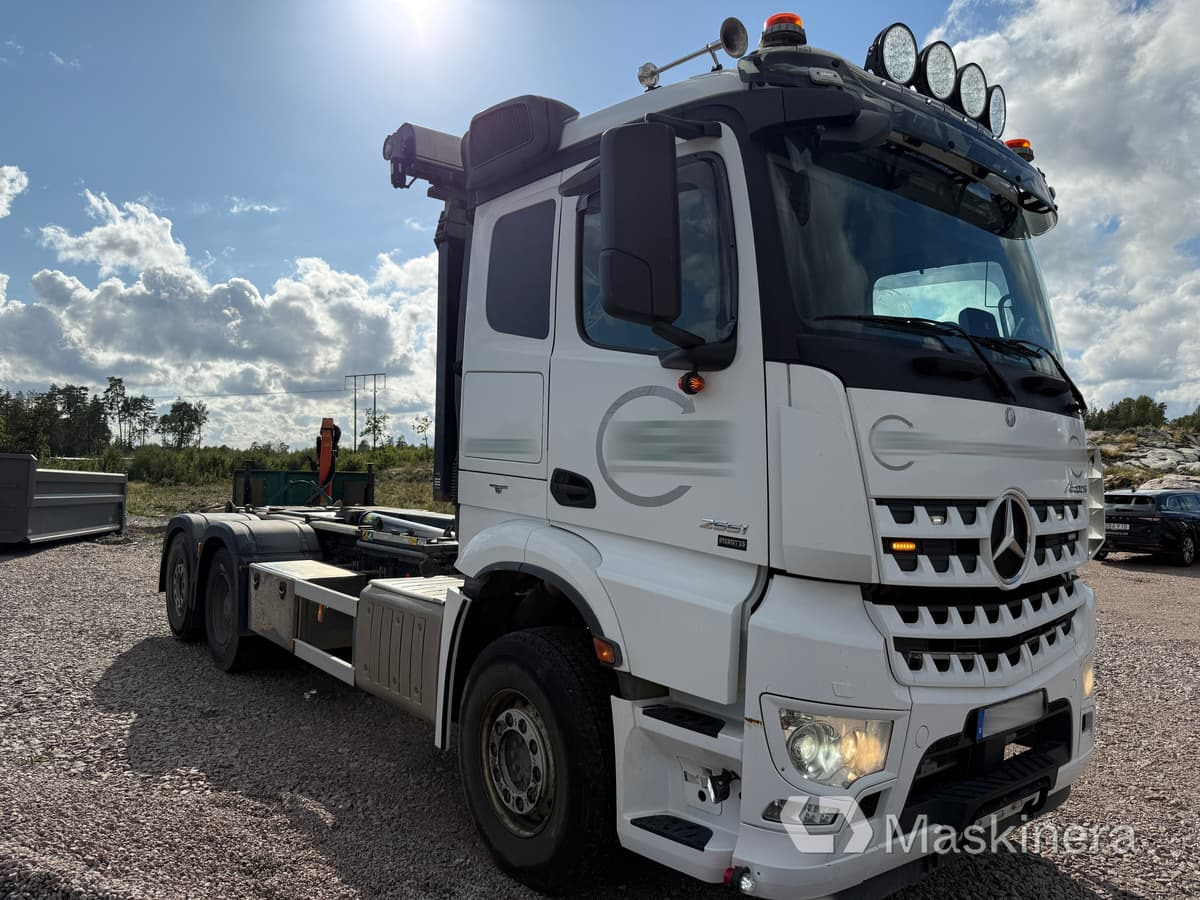Lastväxlare Mercedes Arocs 2551 - Andere Technik: das Bild 3 Lastväxlare Mercedes Arocs 2551 - Andere Technik: das Bild 3
