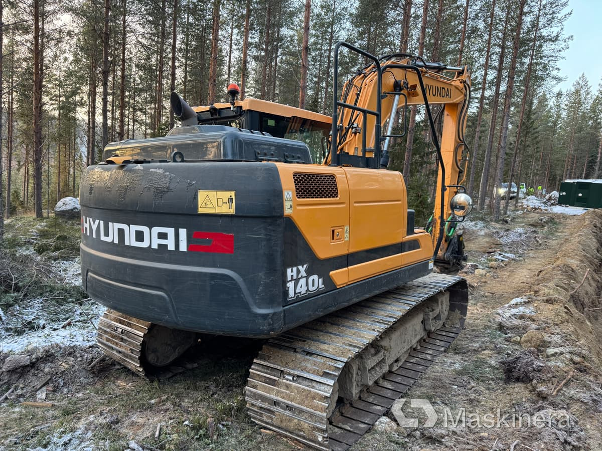 Hyundai HX 140 L Grävmaskin Hyundai HX140 L med tillbehör - Kettenbagger: das Bild 5 Hyundai HX 140 L Grävmaskin Hyundai HX140 L med tillbehör - Kettenbagger: das Bild 5