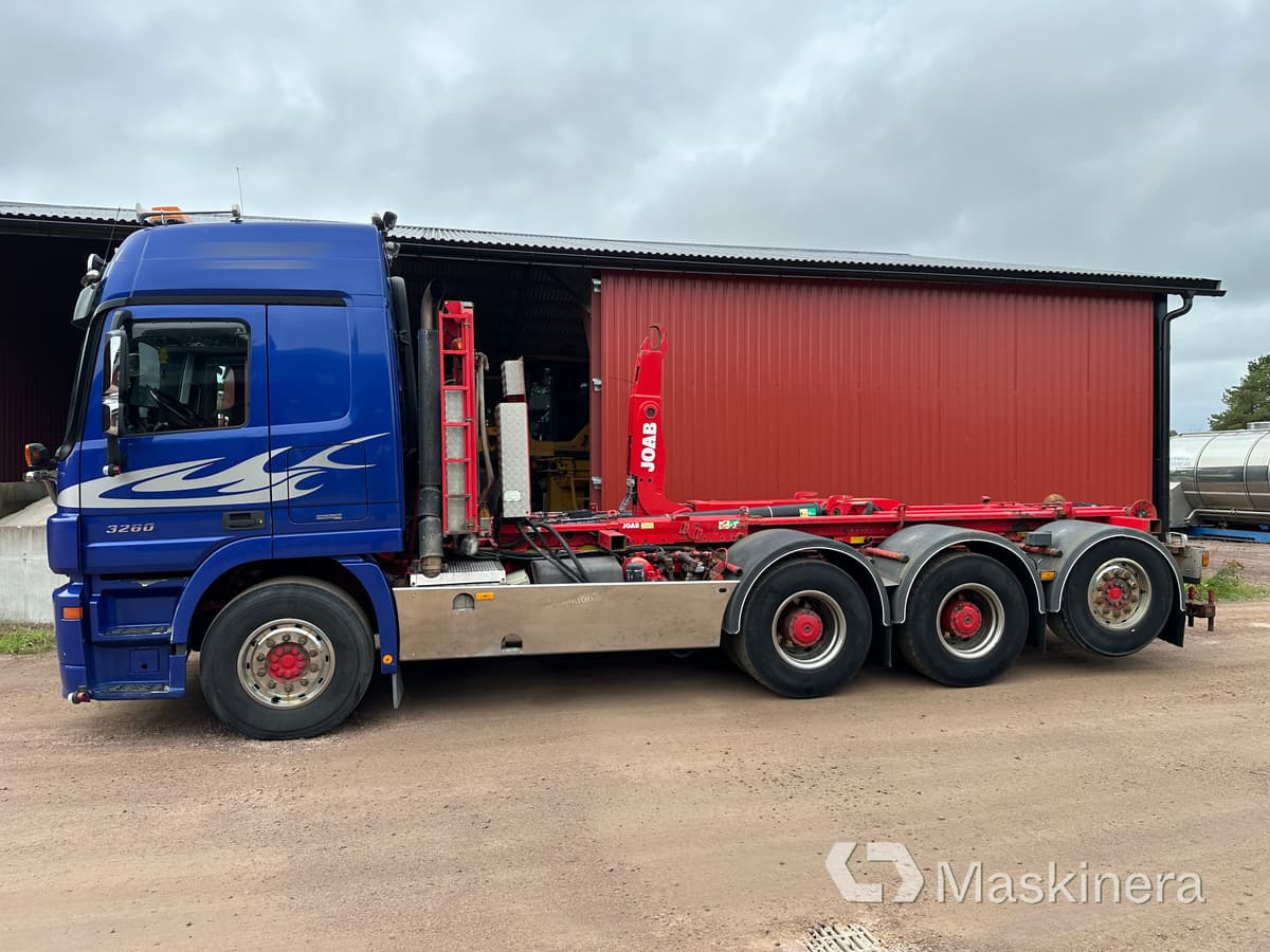 Mercedes Benz 930.24 3260L Krokbil Mercedes Benz 3260L med Cameleont - Abrollkipper: das Bild 3 Mercedes Benz 930.24 3260L Krokbil Mercedes Benz 3260L med Cameleont - Abrollkipper: das Bild 3