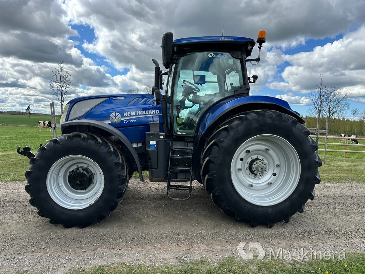 New Holland T7.270 AC 4WD Traktor New Holland T7.270 AC 4WD - Traktor: das Bild 2 New Holland T7.270 AC 4WD Traktor New Holland T7.270 AC 4WD - Traktor: das Bild 2
