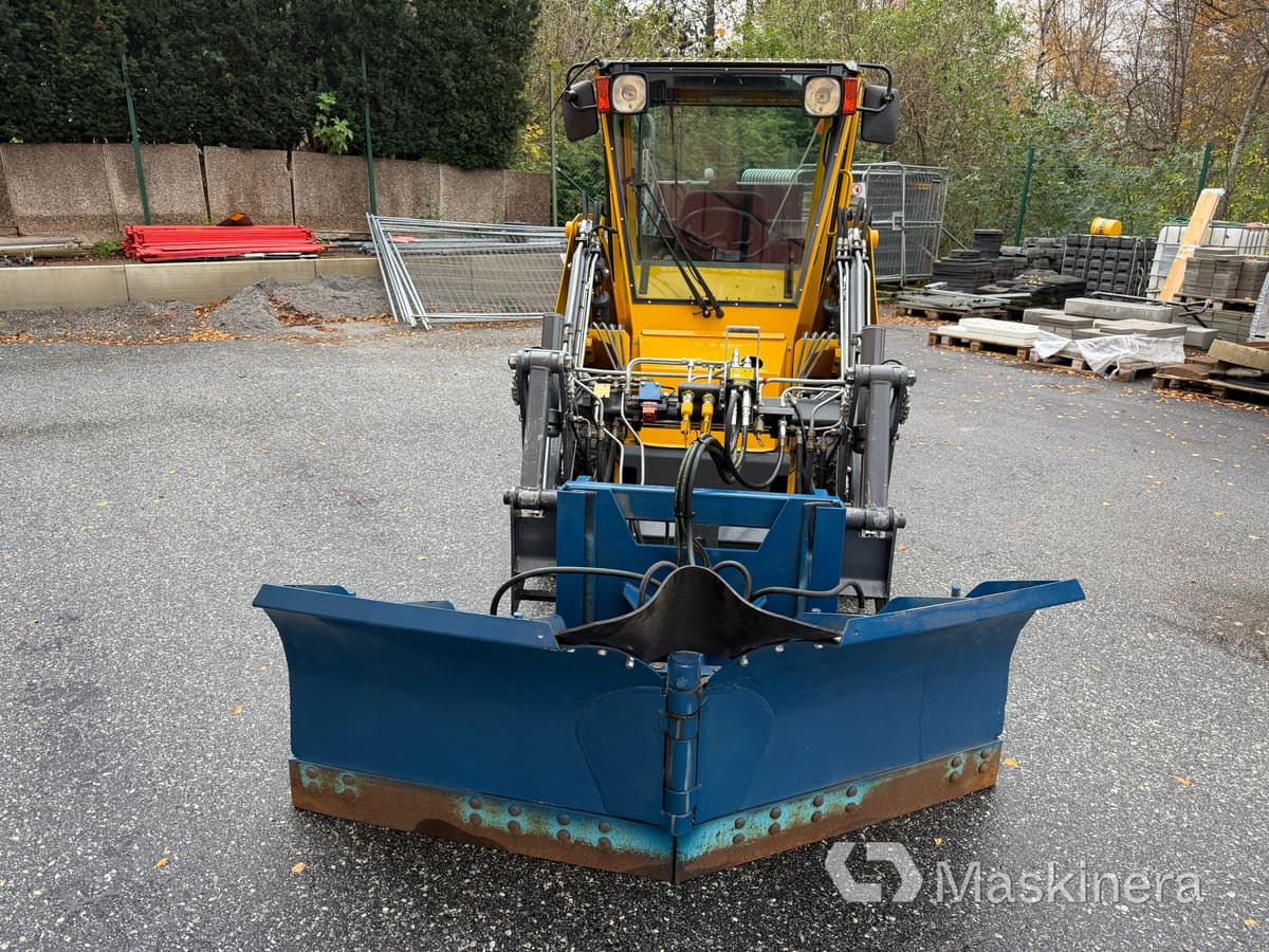 Redskapsbärare Wille 345 med snöutrustning - Schneeräumfahrzeug: das Bild 2 Redskapsbärare Wille 345 med snöutrustning - Schneeräumfahrzeug: das Bild 2