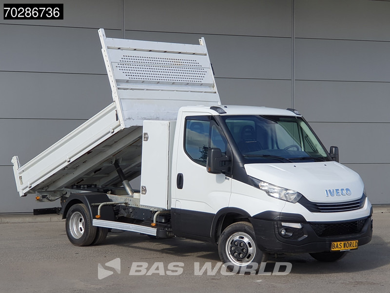 Iveco Daily 35C18 3.0L Automaat Kipper met Kist Dubbellucht 3,5t Trekhaak Airco Euro6 Tipper Kieper Benne 2m3 Airco Trekhaak Cruise control - Kipper Transporter: das Bild 3 Iveco Daily 35C18 3.0L Automaat Kipper met Kist Dubbellucht 3,5t Trekhaak Airco Euro6 Tipper Kieper Benne 2m3 Airco Trekhaak Cruise control - Kipper Transporter: das Bild 3