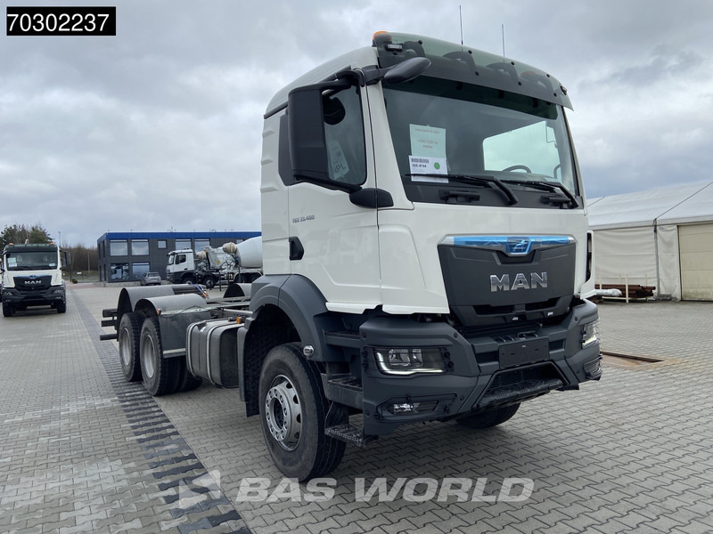 MAN TGS 33.400 6X4 NEW 6x4 chassis Big-Axle Manual Airco EURO 2 - Fahrgestell LKW: das Bild 3 MAN TGS 33.400 6X4 NEW 6x4 chassis Big-Axle Manual Airco EURO 2 - Fahrgestell LKW: das Bild 3