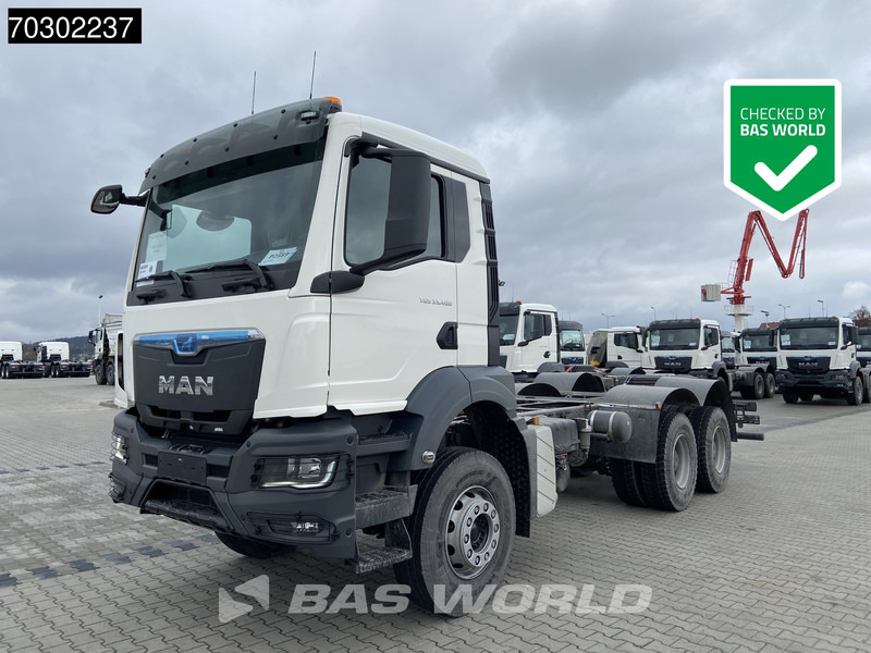 MAN TGS 33.400 6X4 NEW 6x4 chassis Big-Axle Manual Airco EURO 2 - Fahrgestell LKW: das Bild 1 MAN TGS 33.400 6X4 NEW 6x4 chassis Big-Axle Manual Airco EURO 2 - Fahrgestell LKW: das Bild 1