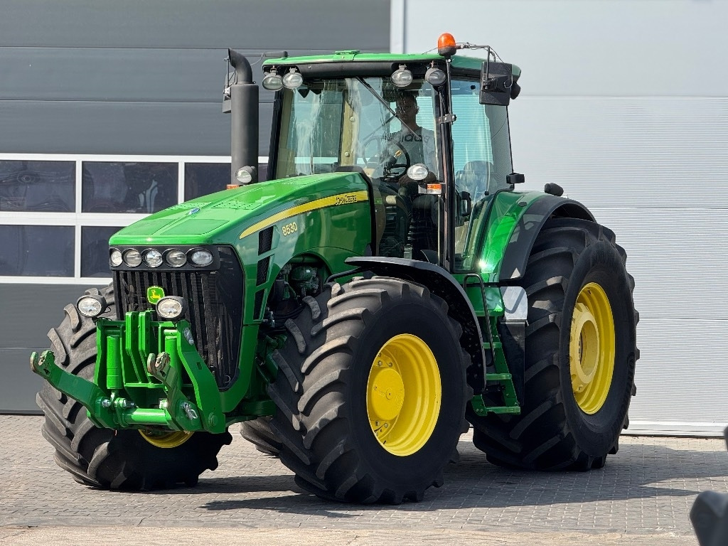 John Deere 8530 AutoPower - Traktor: das Bild 2 John Deere 8530 AutoPower - Traktor: das Bild 2