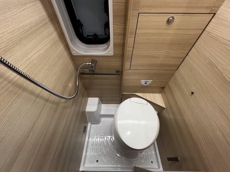 Camper Van, Zustand - NEU Chausson V594S First Line: das Bild 7
