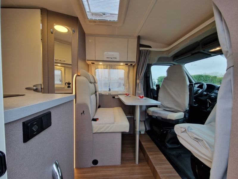 Etrusco V 5.9 DR - Teilintegriertes Wohnmobil: das Bild 4 Etrusco V 5.9 DR - Teilintegriertes Wohnmobil: das Bild 4