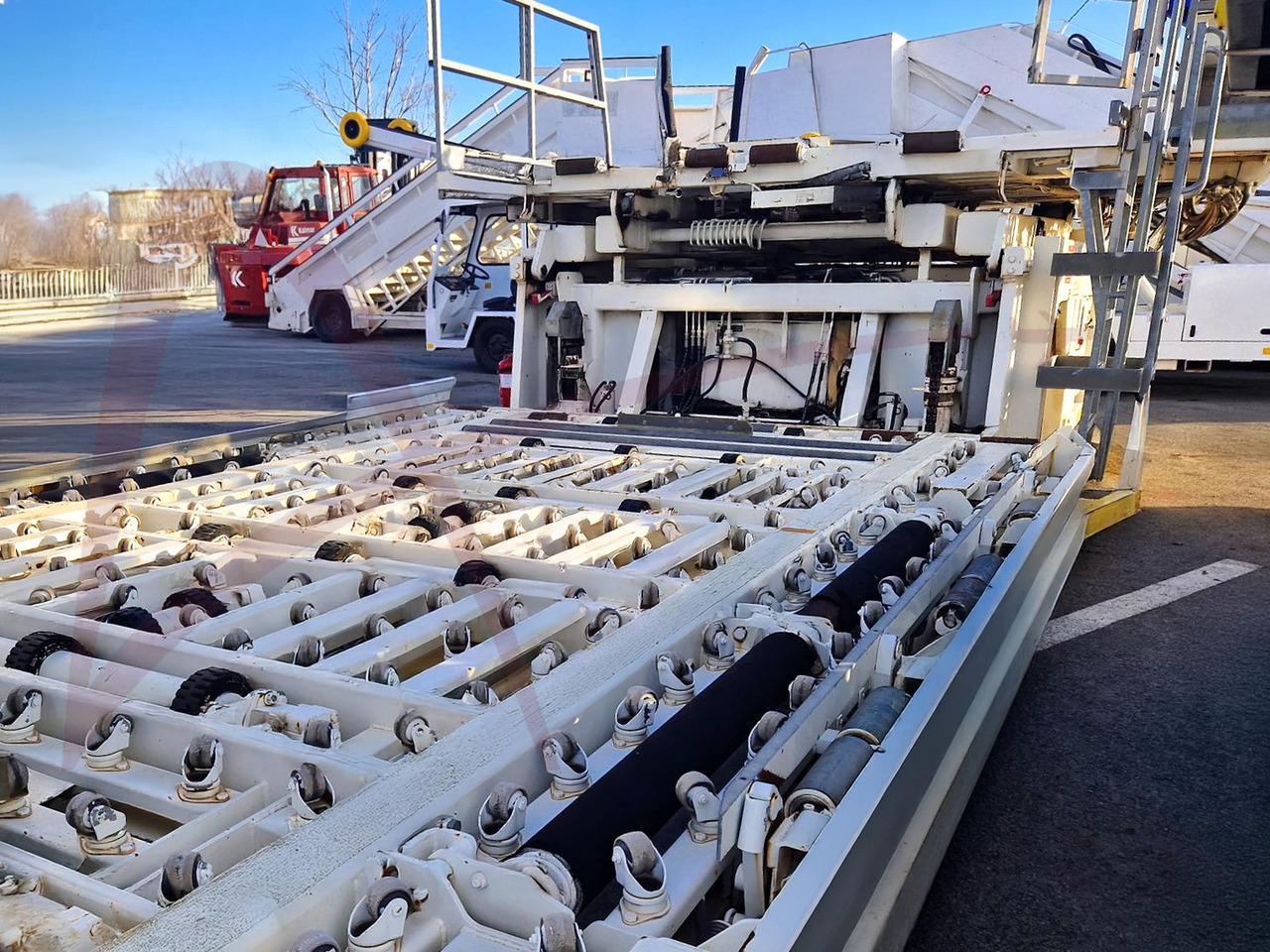 AIR MARREL LAM7000 DP/H8 - Flugzeuglader: das Bild 2 AIR MARREL LAM7000 DP/H8 - Flugzeuglader: das Bild 2