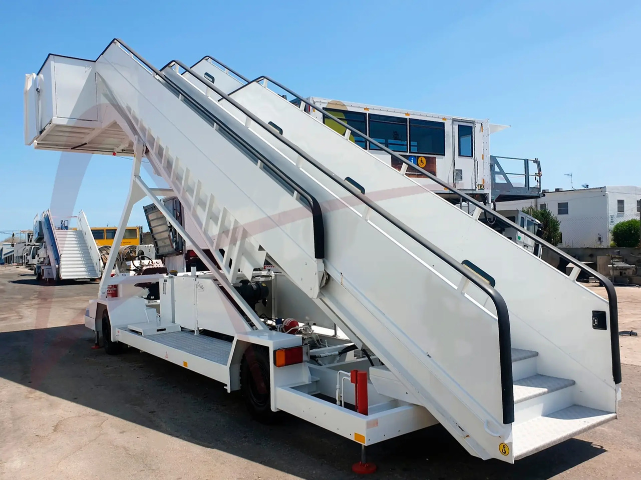 FMC SMART STEP - Passagiertreppe: das Bild 3 FMC SMART STEP - Passagiertreppe: das Bild 3