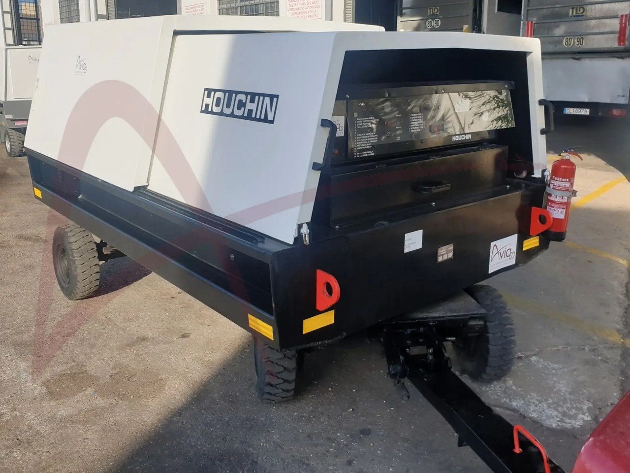 HOUCHIN D690 SV - Bodenstromaggregat: das Bild 3 HOUCHIN D690 SV - Bodenstromaggregat: das Bild 3