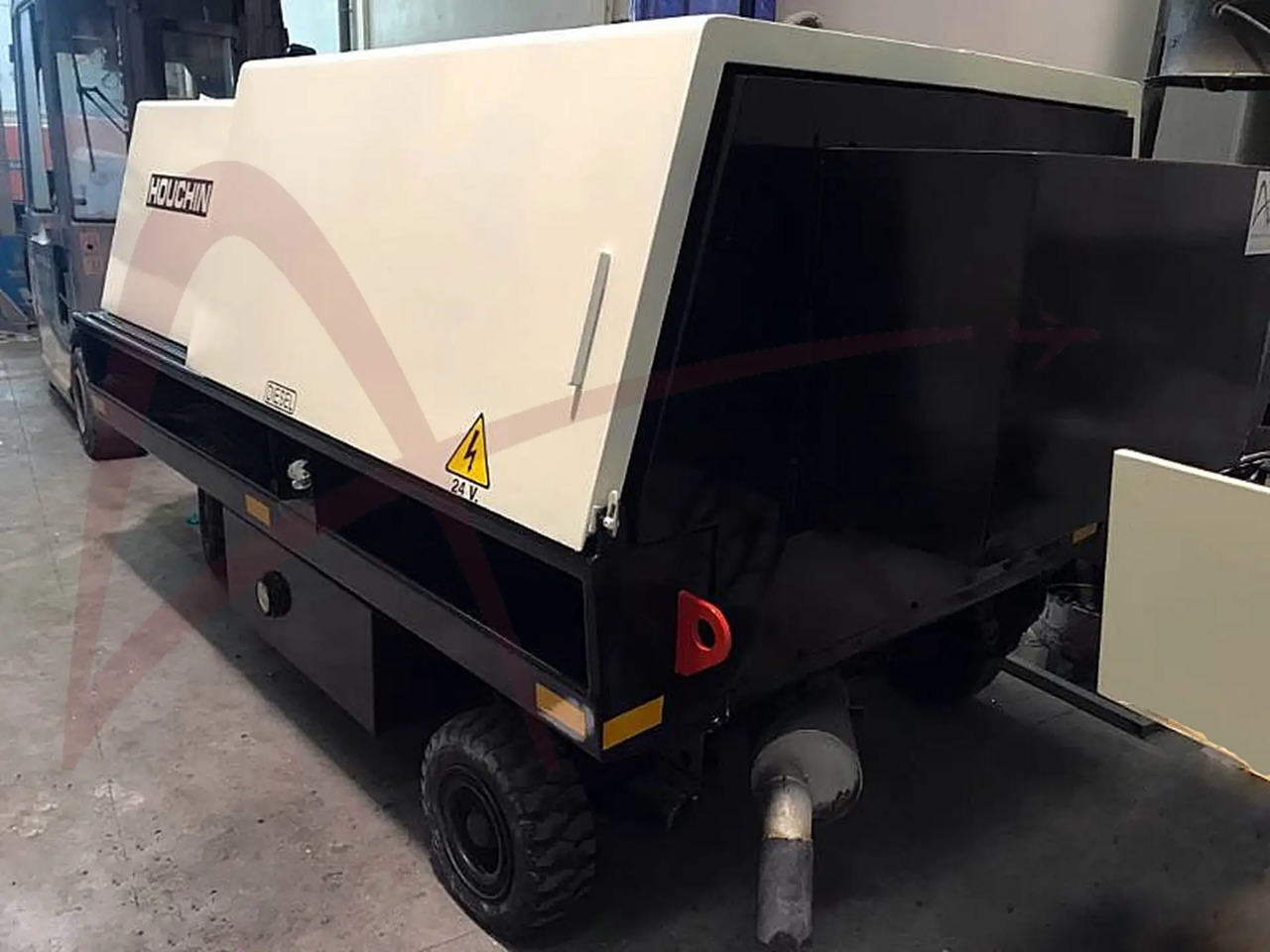 HOUCHIN D690DV - Bodenstromaggregat: das Bild 3 HOUCHIN D690DV - Bodenstromaggregat: das Bild 3
