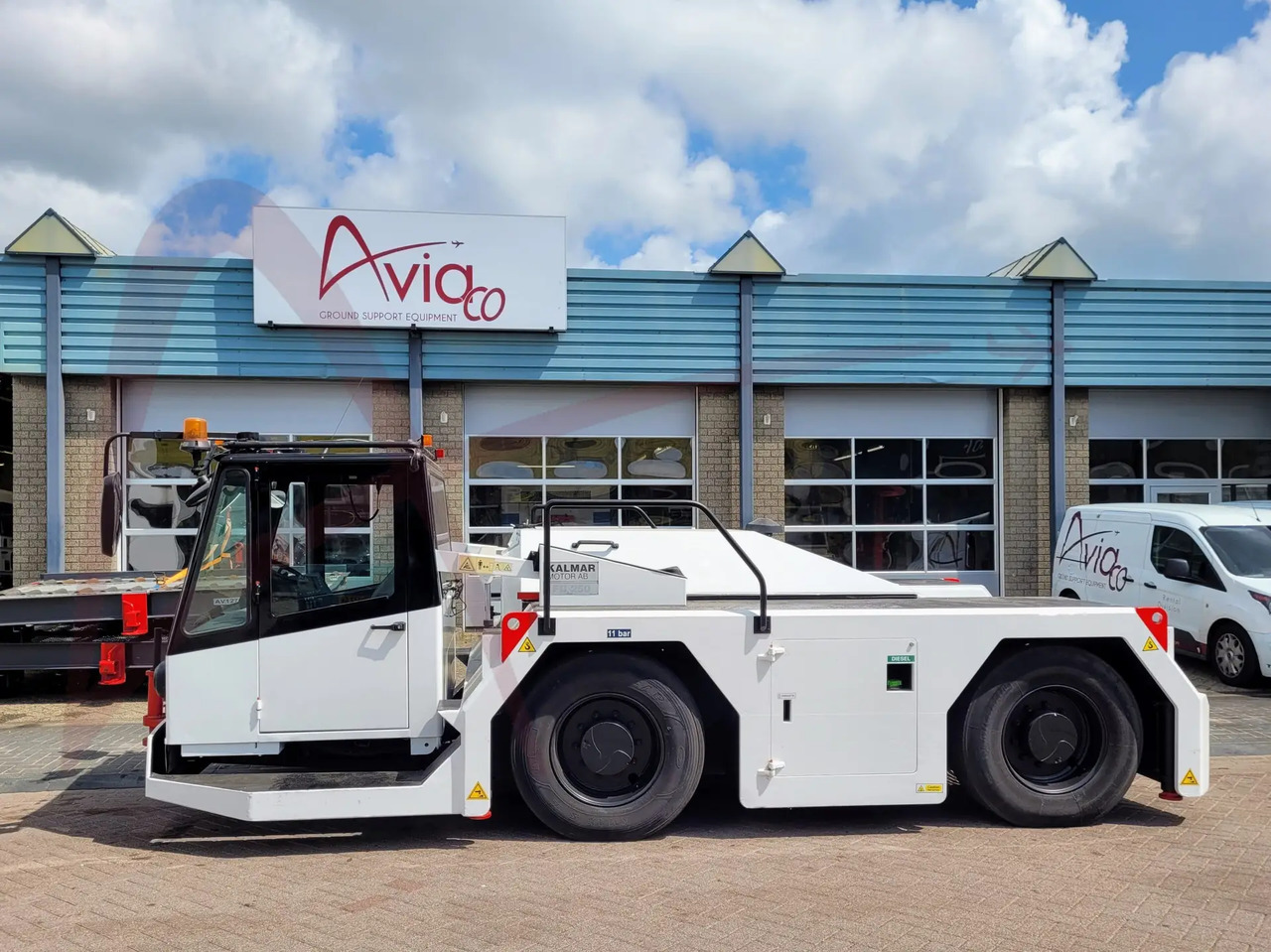 KALMAR MOTOR AB FB 250 - Flugzeugschlepper: das Bild 4 KALMAR MOTOR AB FB 250 - Flugzeugschlepper: das Bild 4