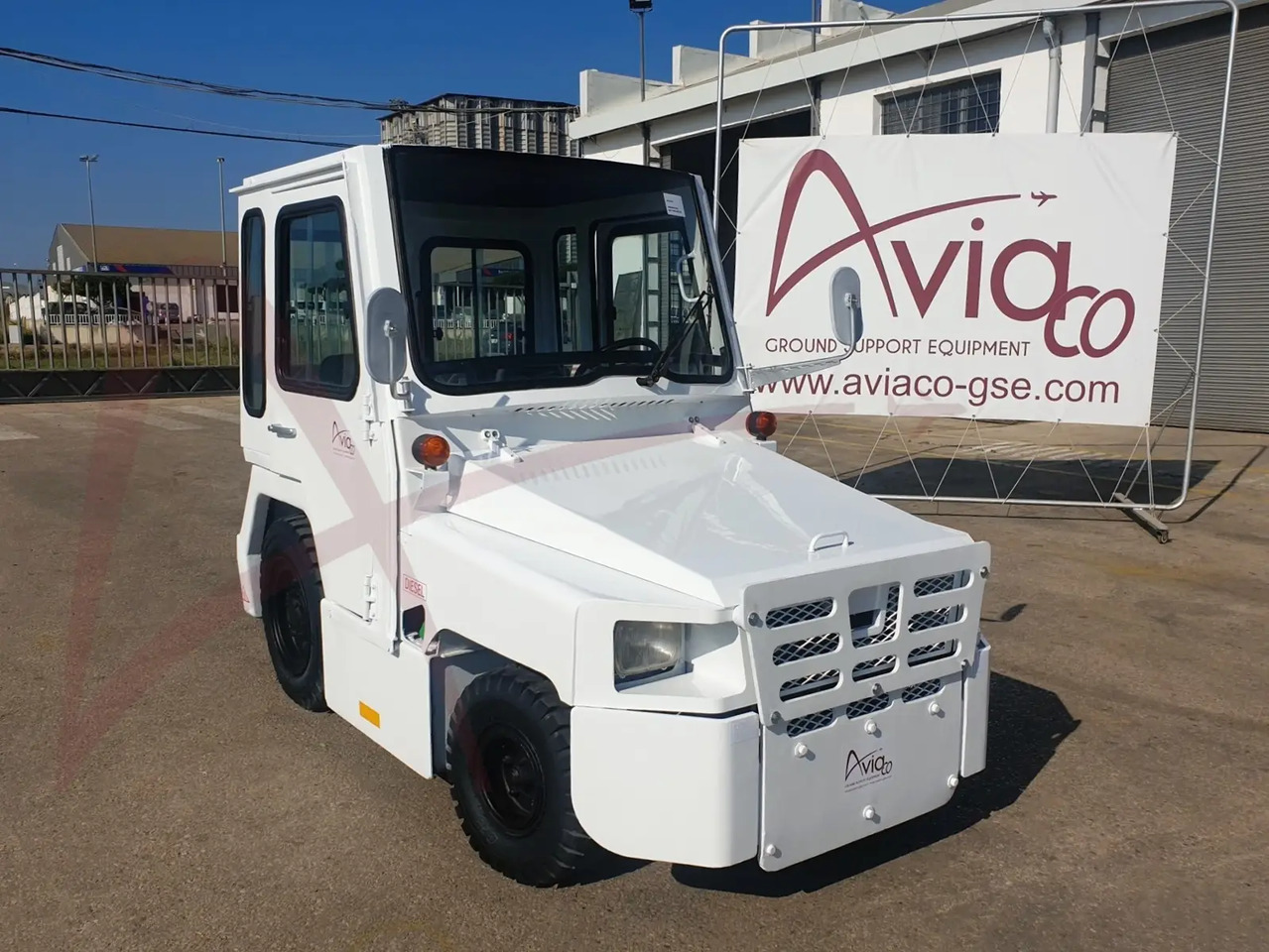 NISSAN FV02 - Gepäckschlepper: das Bild 4 NISSAN FV02 - Gepäckschlepper: das Bild 4
