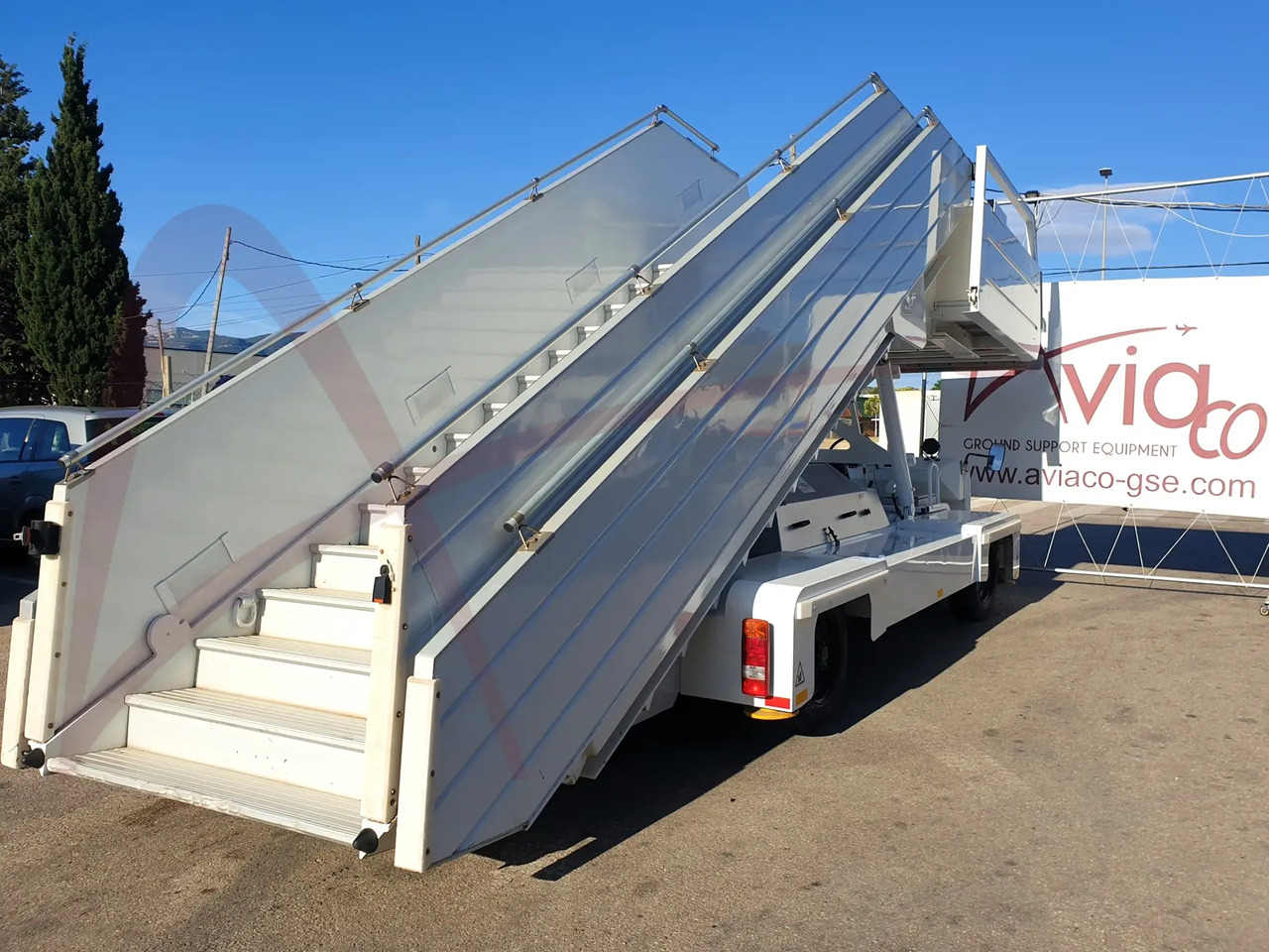 TLD ABS-580 - Passagiertreppe: das Bild 1 TLD ABS-580 - Passagiertreppe: das Bild 1