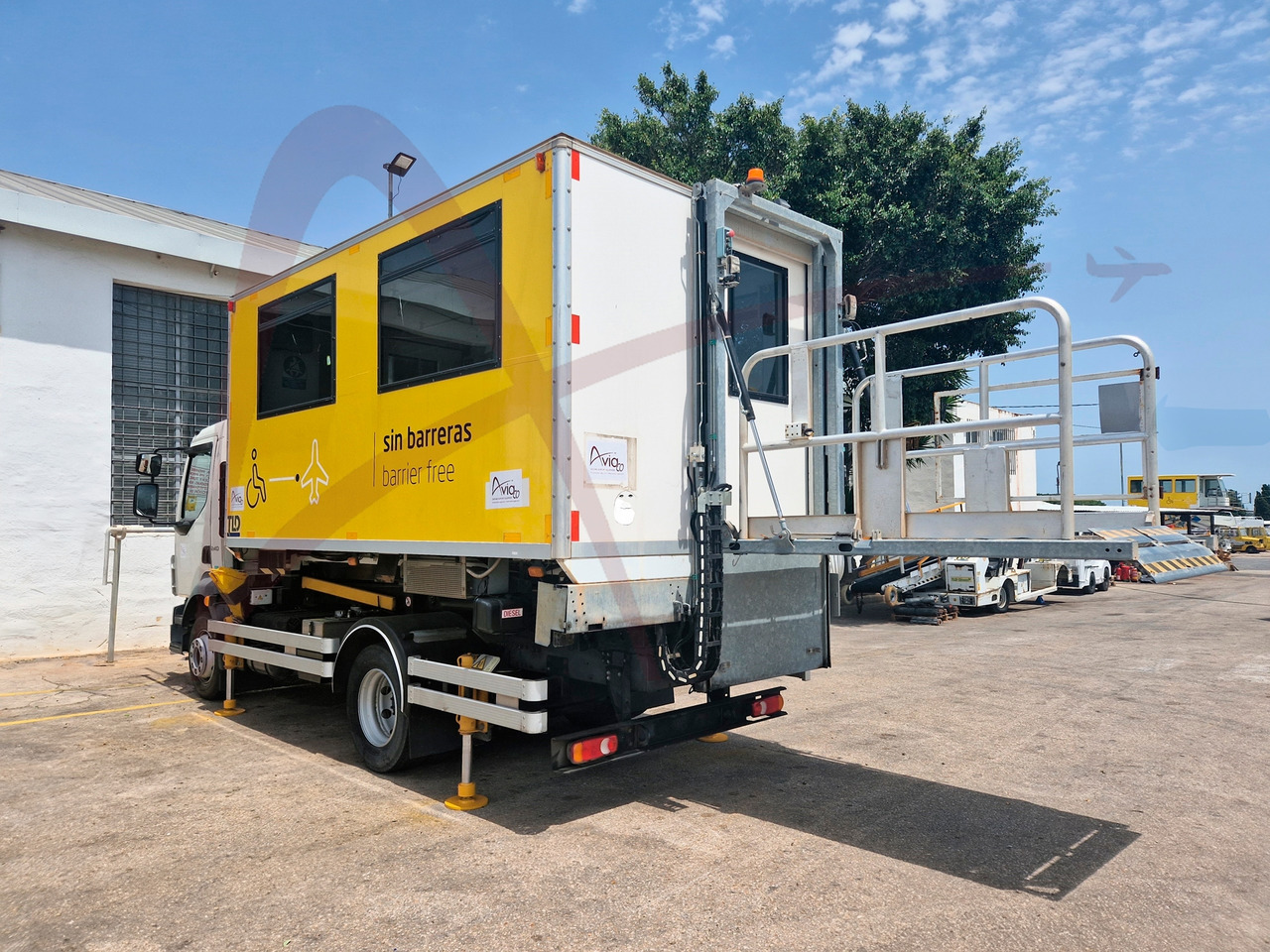 TLD CHTP PM-5.9 - Ambulift-Fahrzeug: das Bild 2 TLD CHTP PM-5.9 - Ambulift-Fahrzeug: das Bild 2