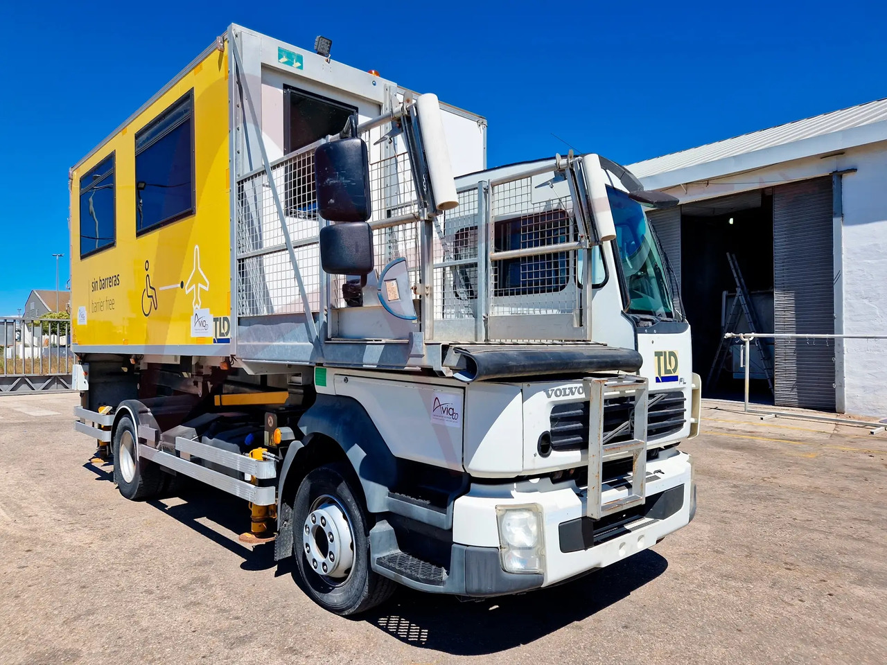TLD CHTP PM-5.9 - Ambulift-Fahrzeug: das Bild 3 TLD CHTP PM-5.9 - Ambulift-Fahrzeug: das Bild 3