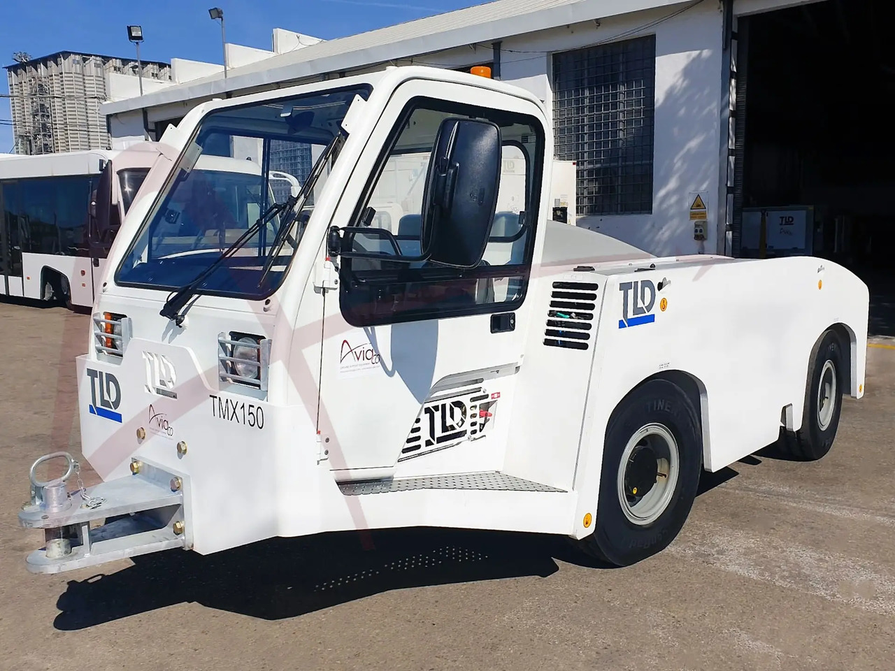 TLD TMX-150/12 - Flugzeugschlepper: das Bild 2 TLD TMX-150/12 - Flugzeugschlepper: das Bild 2
