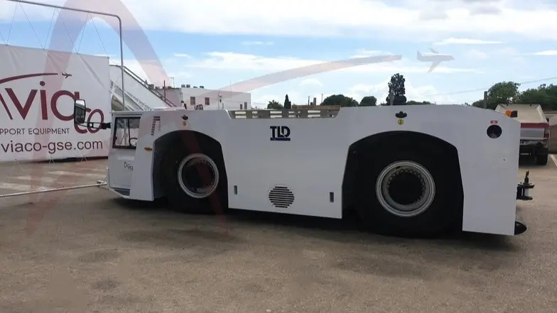 TLD TMX-450 - Flugzeugschlepper: das Bild 3 TLD TMX-450 - Flugzeugschlepper: das Bild 3
