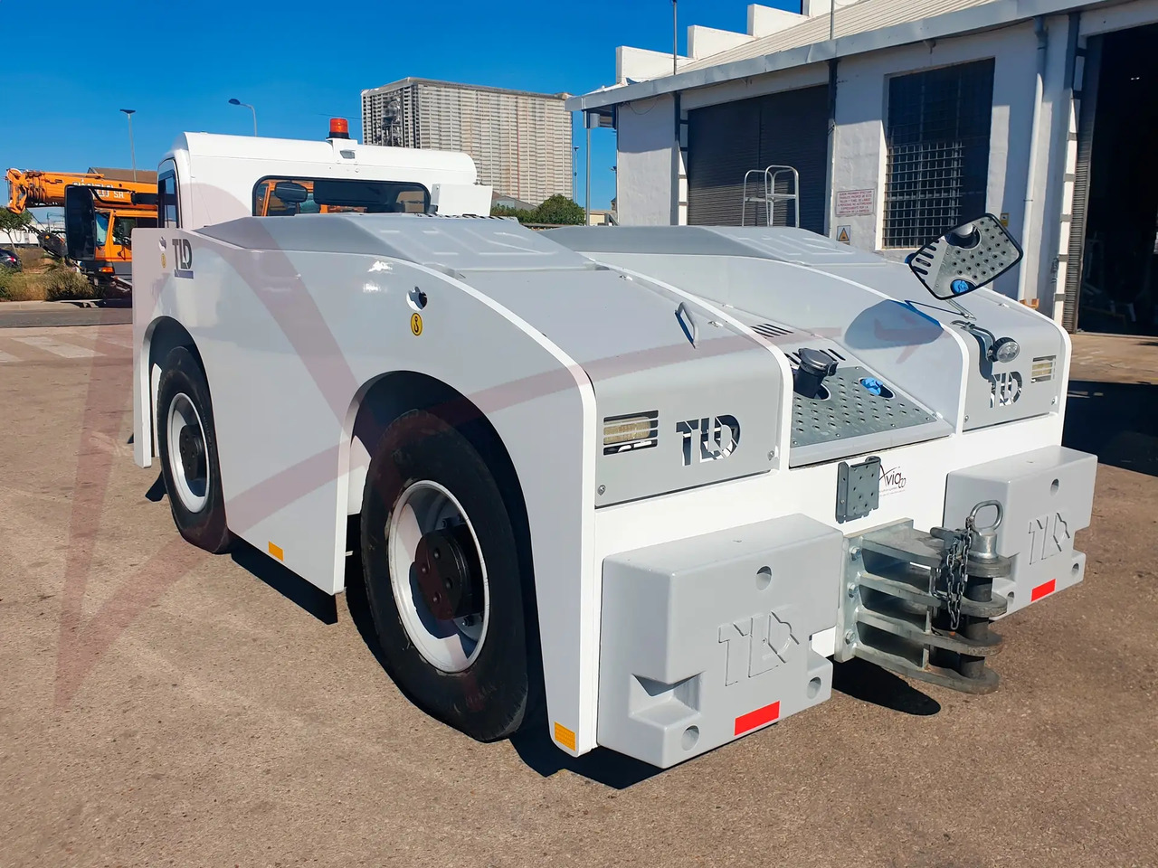 TLD TMX350-28 - Flugzeugschlepper: das Bild 3 TLD TMX350-28 - Flugzeugschlepper: das Bild 3