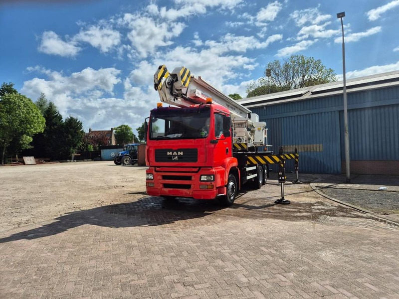 Bronto skylift 28-2T1 28 m hi lift hoogwerker MAN TGA 26. - LKW mit Arbeitsbühne: das Bild 2 Bronto skylift 28-2T1 28 m hi lift hoogwerker MAN TGA 26. - LKW mit Arbeitsbühne: das Bild 2