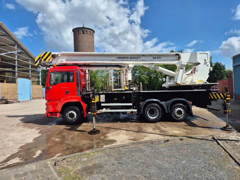 Bronto skylift 28-2T1 28 m hi lift hoogwerker MAN TGA 26. - LKW mit Arbeitsbühne: das Bild 4 Bronto skylift 28-2T1 28 m hi lift hoogwerker MAN TGA 26. - LKW mit Arbeitsbühne: das Bild 4