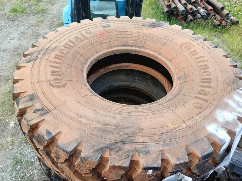 Michelin 12.00R20 , 14.00R20, 335/80R20 , 395/85R2 365/80R2 - Felgen und Reifen für Baumaschine: das Bild 5 Michelin 12.00R20 , 14.00R20, 335/80R20 , 395/85R2 365/80R2 - Felgen und Reifen für Baumaschine: das Bild 5