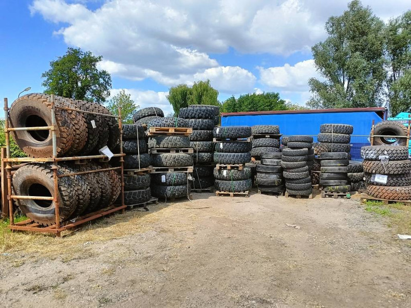Michelin 12.00R20 , 14.00R20, 335/80R20 , 395/85R2 365/80R2 - Felgen und Reifen für Baumaschine: das Bild 1 Michelin 12.00R20 , 14.00R20, 335/80R20 , 395/85R2 365/80R2 - Felgen und Reifen für Baumaschine: das Bild 1