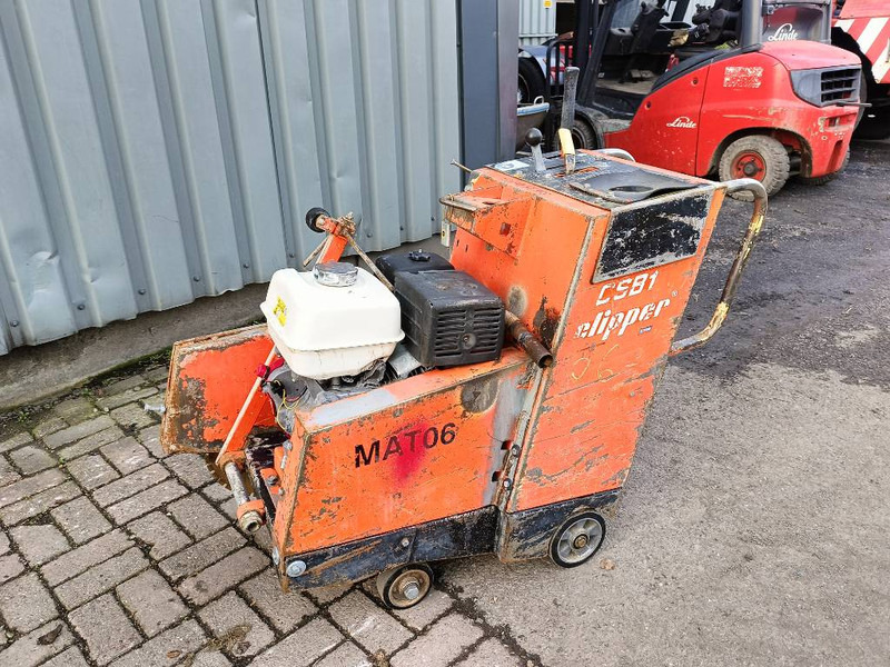 Norton CSB1 clipper zaag betonzaag machine 1994 - Asphalttechnik: das Bild 1 Norton CSB1 clipper zaag betonzaag machine 1994 - Asphalttechnik: das Bild 1