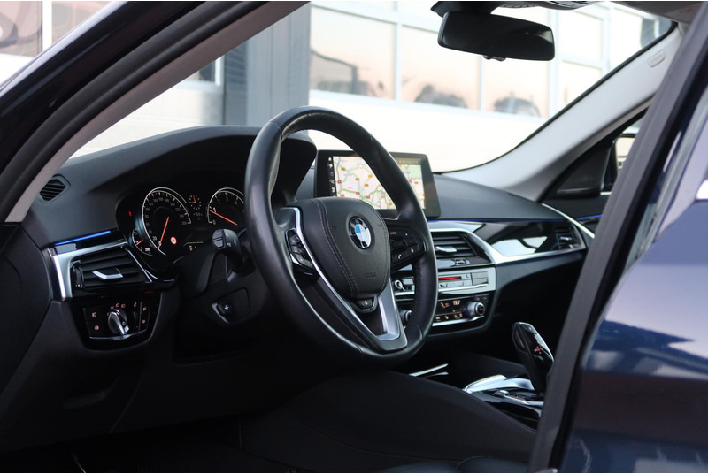 BMW 5 Serie 520i Corporate High Executive SCHUIFDAK/ NAPPA-LEDER/ ACC/ HEAD-UP/ H&K / ETC. - Limousine: das Bild 2 BMW 5 Serie 520i Corporate High Executive SCHUIFDAK/ NAPPA-LEDER/ ACC/ HEAD-UP/ H&K / ETC. - Limousine: das Bild 2