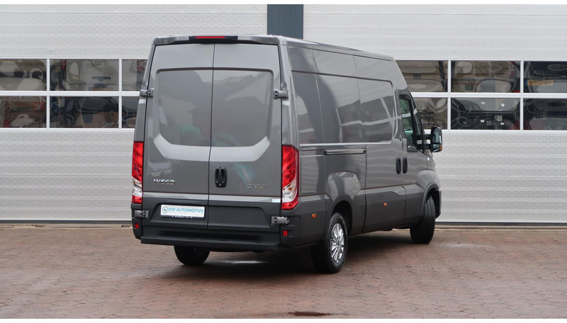 Iveco Daily 35S18HV 3.0 L2H2 BPM VRIJ/ AUT/ 2X SCHUIFDEUR/ CAMERA/ CRUISE/ CLIMA/ NAVI/ LED - Kastenwagen: das Bild 5 Iveco Daily 35S18HV 3.0 L2H2 BPM VRIJ/ AUT/ 2X SCHUIFDEUR/ CAMERA/ CRUISE/ CLIMA/ NAVI/ LED - Kastenwagen: das Bild 5