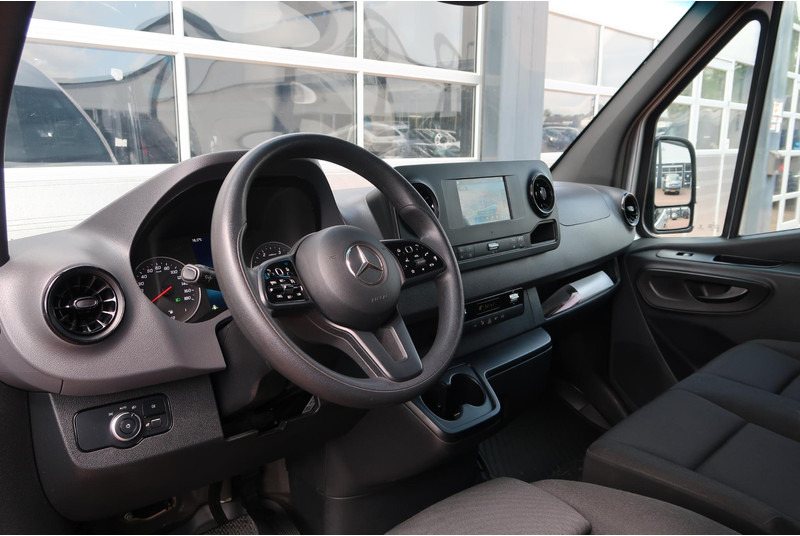 Mercedes-Benz Sprinter 317 1.9 CDI L2H2 AUT/ CAMERA/ LED/ CRUISE/ CLIMA/ MBUX - Kastenwagen: das Bild 2 Mercedes-Benz Sprinter 317 1.9 CDI L2H2 AUT/ CAMERA/ LED/ CRUISE/ CLIMA/ MBUX - Kastenwagen: das Bild 2