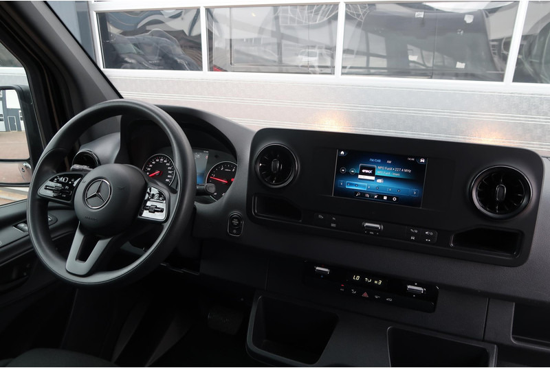 Mercedes-Benz Sprinter 317 CDI L2H2 AUT/ 3.5T/ CAMERA/ MBUX/ CRUISE/ AIRCO - Kastenwagen: das Bild 4 Mercedes-Benz Sprinter 317 CDI L2H2 AUT/ 3.5T/ CAMERA/ MBUX/ CRUISE/ AIRCO - Kastenwagen: das Bild 4