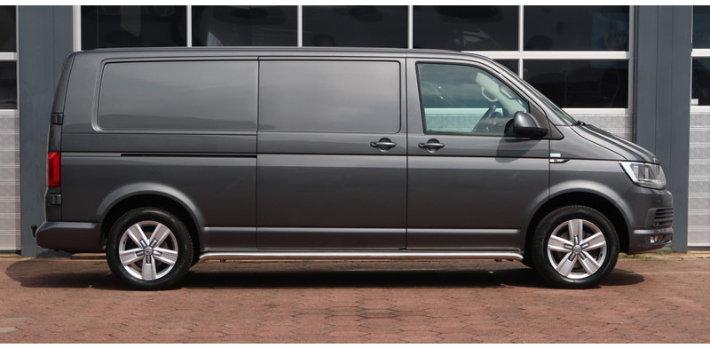 Kleintransporter Volkswagen Transporter 2.0 TDI L2H1 Highline AUT/ NAVI/ CAMERA/ CRUISE/ AIRCO/ LEDER/ TREKHAAK: das Bild 17