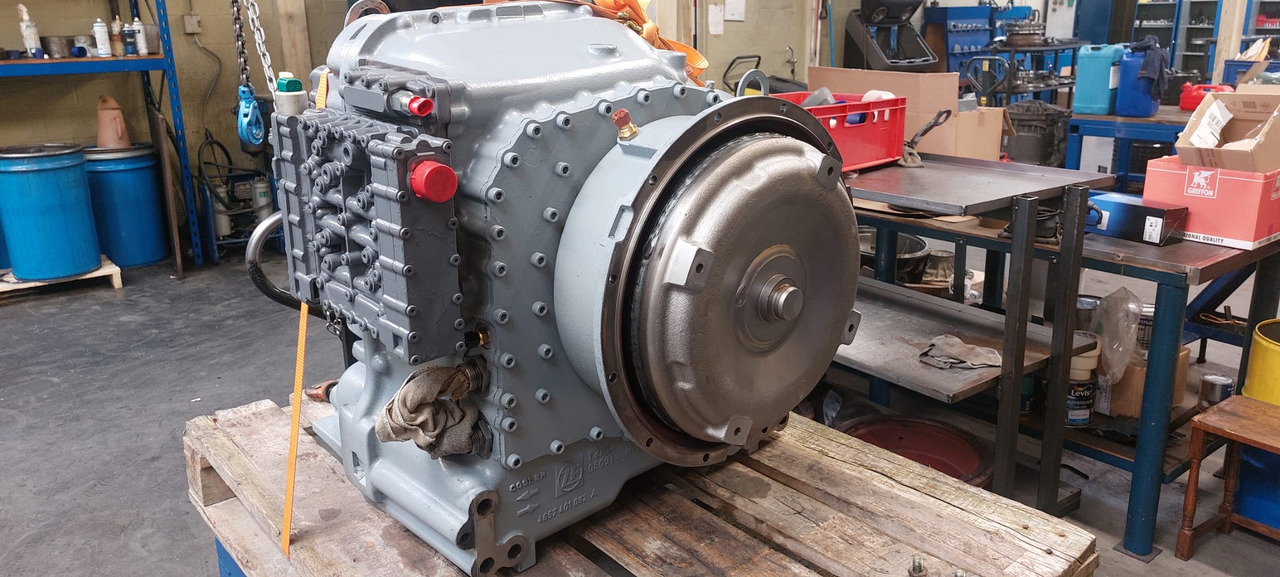 ZF WG 211 - Getriebe für Baugeräte: das Bild 1 ZF WG 211 - Getriebe für Baugeräte: das Bild 1