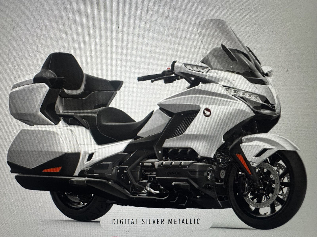 Honda Goldwing GL 1800 DCT Tour 50th Anniversary - Motorrad: das Bild 1 Honda Goldwing GL 1800 DCT Tour 50th Anniversary - Motorrad: das Bild 1