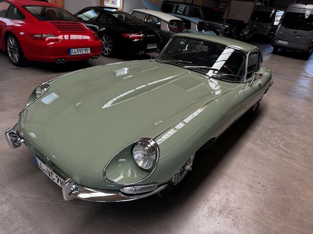 JAGUAR E-Type 4.2 Litre Serie 1.5 FHC Zustand 1 - PKW: das Bild 2 JAGUAR E-Type 4.2 Litre Serie 1.5 FHC Zustand 1 - PKW: das Bild 2