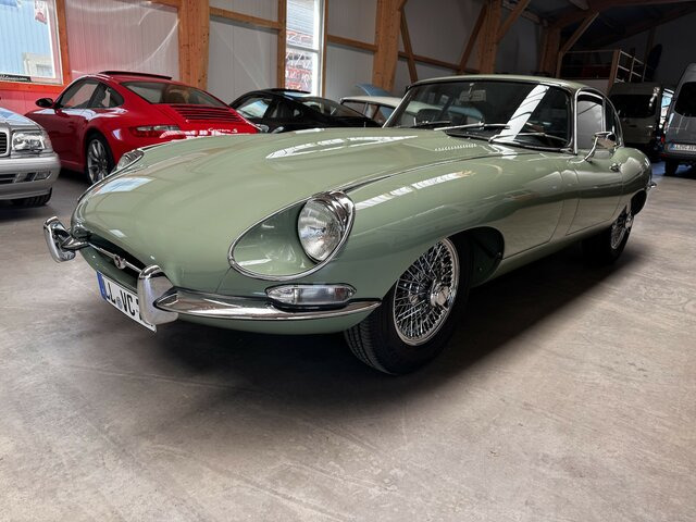 JAGUAR E-Type 4.2 Litre Serie 1.5 FHC Zustand 1 - PKW: das Bild 1 JAGUAR E-Type 4.2 Litre Serie 1.5 FHC Zustand 1 - PKW: das Bild 1