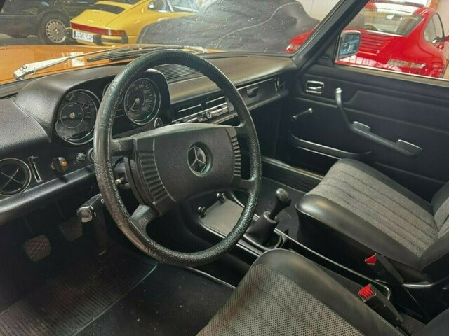 MERCEDES-BENZ 200 D/8 W115... - Limousine: das Bild 5 MERCEDES-BENZ 200 D/8 W115... - Limousine: das Bild 5