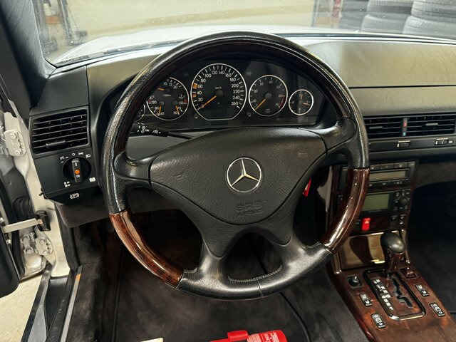 MERCEDES-BENZ SL 280 R 129 Scheckheft Mercedes - Cabrio: das Bild 5 MERCEDES-BENZ SL 280 R 129 Scheckheft Mercedes - Cabrio: das Bild 5