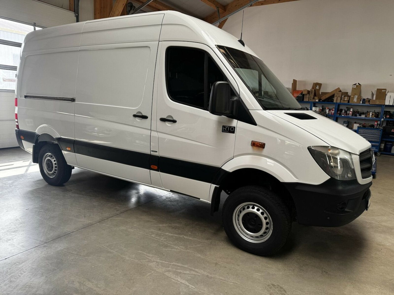 Mercedes-Benz Sprinter 319 CDI 4x4 3.0 V6 Untersetzung 1a! - Camper Van: das Bild 4 Mercedes-Benz Sprinter 319 CDI 4x4 3.0 V6 Untersetzung 1a! - Camper Van: das Bild 4