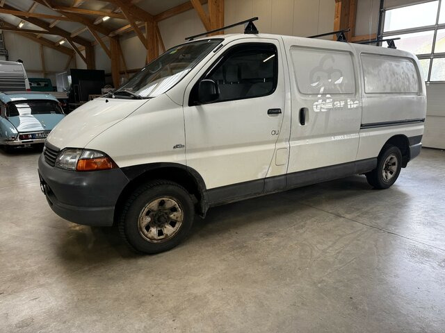 TOYOTA Hiace 2.5TD Kasten lang 4WD 4x4 - PKW: das Bild 1 TOYOTA Hiace 2.5TD Kasten lang 4WD 4x4 - PKW: das Bild 1