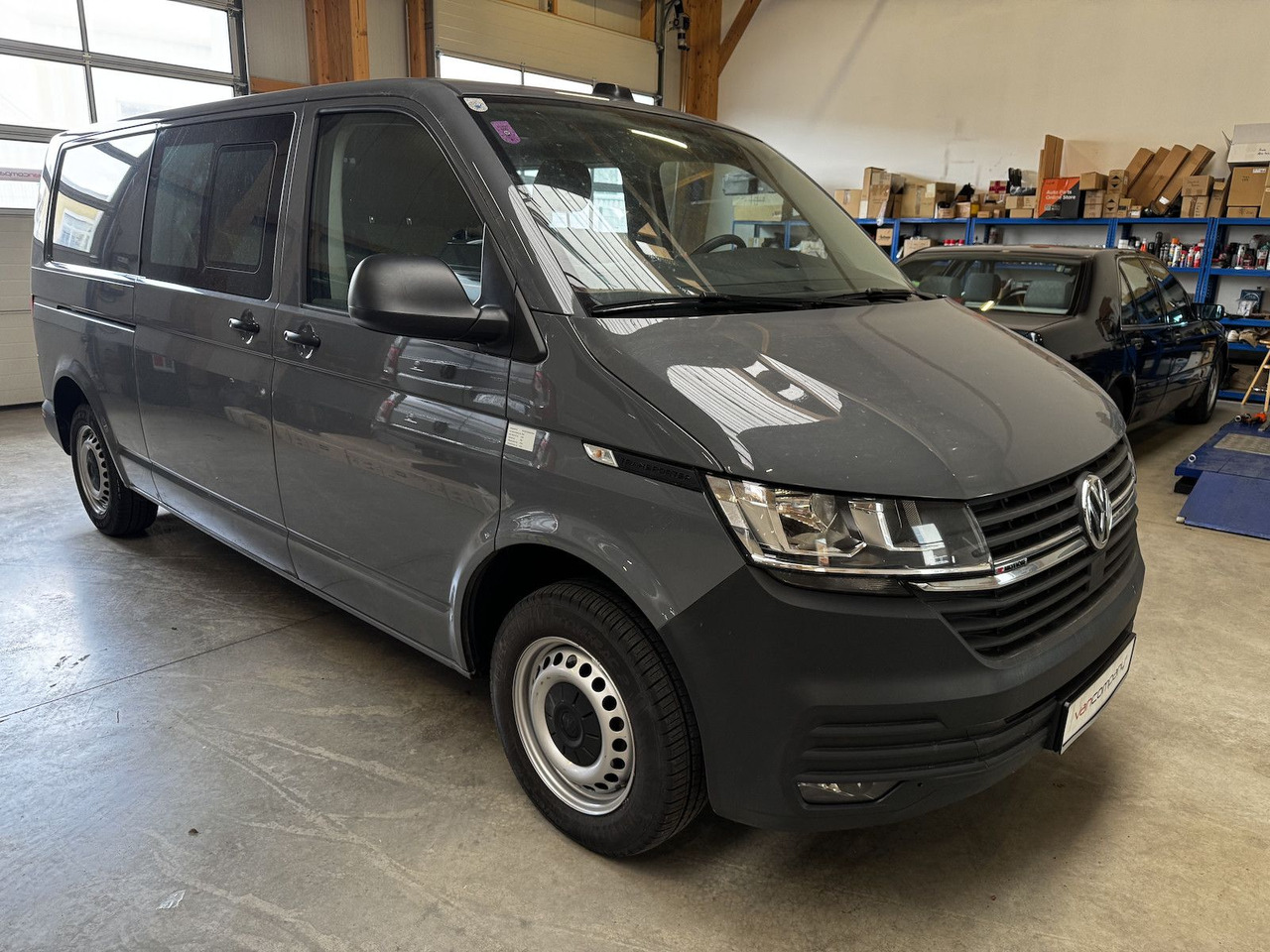 Volkswagen T6.1 lang 5-Sitzer 2.0 TDI 4Motion puregrey - Kleintransporter, Transporter mit Doppelkabine: das Bild 4 Volkswagen T6.1 lang 5-Sitzer 2.0 TDI 4Motion puregrey - Kleintransporter, Transporter mit Doppelkabine: das Bild 4
