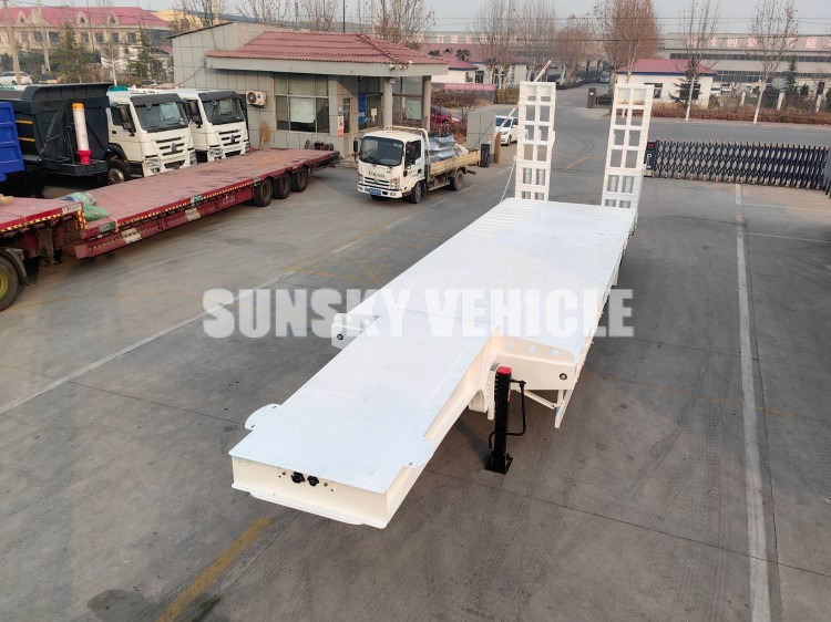 SUNSKY 3 Axle 40 Tons gooseneck lowbed trailer - Tieflader Auflieger: das Bild 3 SUNSKY 3 Axle 40 Tons gooseneck lowbed trailer - Tieflader Auflieger: das Bild 3