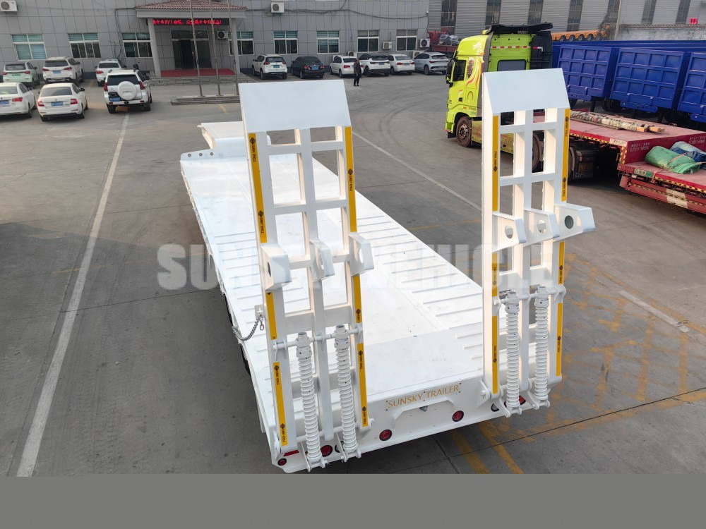 SUNSKY 3 Axle 40 Tons gooseneck lowbed trailer - Tieflader Auflieger: das Bild 4 SUNSKY 3 Axle 40 Tons gooseneck lowbed trailer - Tieflader Auflieger: das Bild 4